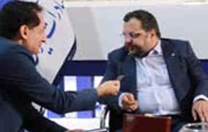حضور مخاطبان تخصصی و عمومی بانک صادرات ایران نشان از نگاه حرفهای به بازار سرمایه دارد حضور مخاطبان تخصصی و عمومی بانک صادرات ایران نشان از نگاه حرفهای به بازار سرمایه دارد