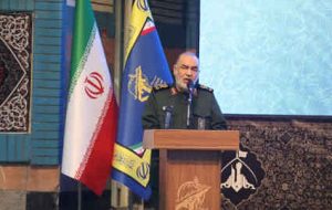 دشمنان همواره برای شکست ایران نقشه می‌کشند/ مجاهدت مستمر با همه استعداد راه مقابله است