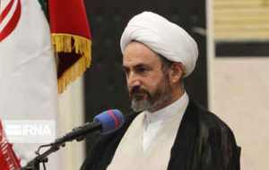 امام جمعه ایلام: معرفت افزایی به اربعین راه مقابله با جنگ ترکیبی دشمنان نظام و انقلاب است
