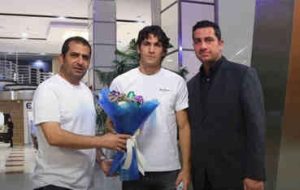 مهاجم آرژانتینی استقلال به تهران رسید مهاجم آرژانتینی استقلال به تهران رسید