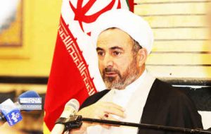 امام جمعه ایلام: مدیران در تکریم ارباب رجوع سعه صدر داشته باشند امام جمعه ایلام: مدیران در تکریم ارباب رجوع سعه صدر داشته باشند