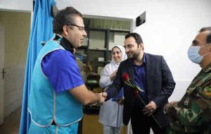 همزمان با سالروز میلاد حضرت زینب کبری (س) انجام شد/ قدردانی مدیرعامل بانک صادرات ایران از پرستاران و کادر درمان همزمان با سالروز میلاد حضرت زینب کبری (س) انجام شد/ قدردانی مدیرعامل بانک صادرات ایران از پرستاران و کادر درمان