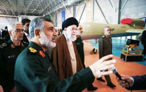 در حاشیه بازدید رهبر انقلاب از نمایشگاه هوافضای سپاه؛ دستاوردهای جدید هوافضای سپاه را بیشتر بشناسید/ «مهران» پدافند ۳۲۰ کیلومتری ایران در حاشیه بازدید رهبر انقلاب از نمایشگاه هوافضای سپاه؛ دستاوردهای جدید هوافضای سپاه را بیشتر بشناسید/ «مهران» پدافند ۳۲۰ کیلومتری ایران