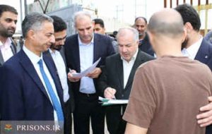 ۱۴ زندانی ایرانی از کشور عراق به زندانهای استان ایلام منتقل شدند ۱۴ زندانی ایرانی از کشور عراق به زندانهای استان ایلام منتقل شدند