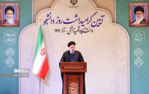 در مراسم روز دانشجو؛ رئیس‌جمهور: سر اژدهای هفت سر فساد را قطع می‌کنیم