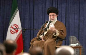 رهبر انقلاب: شهدا، هویت ملت ایران هستند که نباید فراموش شوند