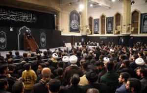 در حسینیه امام خمینی(ره) برگزار شد؛ مراسم عزاداری شام شهادت حضرت فاطمه‌ (س) با حضور رهبر انقلاب