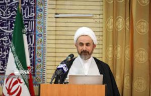 امام جمعه ایلام: مدیران در جامعه اسلامی باید صلاحیت لازم برای جایگاه مدیریت را داشته باشند امام جمعه ایلام: مدیران در جامعه اسلامی باید صلاحیت لازم برای جایگاه مدیریت را داشته باشند