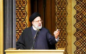 در سیزدهمین اجلاسیه جامعه مدرسین حوزه علمیه قم رئیسی: راهبرد دشمن برای انزوای کشور با پیوستن به ائتلاف‌های بزرگ شکست خورد