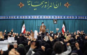 دیدار امیدبخش برای جامعه زنان؛ دیدگاه ویژه رهبر انقلاب نسبت به حفظ کرامت بانوان
