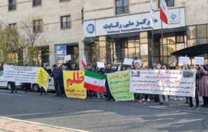 تجمع حواله‌داران مدیران‌خودرو مقابل شورای رقابت