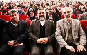 وزیر فرهنگ در جمع خبرنگاران: برای شخصیت بزرگی مثل حاج قاسم سلیمانی باید زایشهای متعدد فرهنگی و هنری داشته باشیم وزیر فرهنگ در جمع خبرنگاران: برای شخصیت بزرگی مثل حاج قاسم سلیمانی باید زایشهای متعدد فرهنگی و هنری داشته باشیم