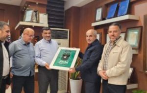 دیدار فرمانده حوزه مقاومت بسیج شهید بقایی با مهندس محمدی مدیر عامل شرکت فولاد اکسین خوزستان دیدار فرمانده حوزه مقاومت بسیج شهید بقایی با مهندس محمدی مدیر عامل شرکت فولاد اکسین خوزستان