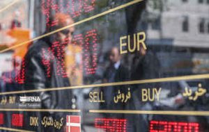 کاهش نرخ دلار و یورو در مرکز مبادله ارز و طلا کاهش نرخ دلار و یورو در مرکز مبادله ارز و طلا