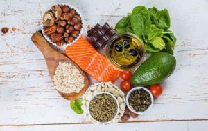 با این مواد غذایی قند خون خود را کنترل کنید با این مواد غذایی قند خون خود را کنترل کنید