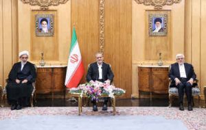 رئیس جمهور: وحدت و انسجام محور اصلی سفر به عراق بود رئیس جمهور: وحدت و انسجام محور اصلی سفر به عراق بود