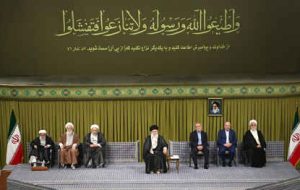 رهبر انقلاب: خواص دنیای اسلام، انگیزه برای «تشکیل امت اسلامی» را تقویت کنند