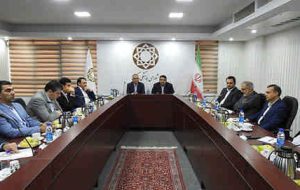 رئیس شورای عالی هماهنگی بانک‌ها تاکید کرد: لزوم توجه بیشتر به مسائل معیشتی کارکنان بانک‌ها