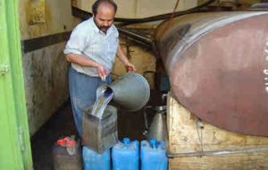 سهمیه نفت سفید در کارت خانوارهای فاقد گاز طبیعی ایلام شارژ شد سهمیه نفت سفید در کارت خانوارهای فاقد گاز طبیعی ایلام شارژ شد