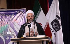 امام جمعه ایلام: زیربنای همه آسیب‌های اجتماعی فاصله گرفتن از خدا است
