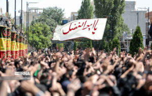 برگزاری عزاداری مردمی- دانشجویی در دانشگاه تهران در حمایت از رهبر معظم انقلاب