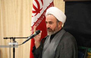 امام جمعه ایلام: وحدت و هوشیاری ملی رمز عبور از تهدیدهای دشمن است