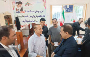 استاندار ایلام: جامعه ایثارگری شایسته بهترین خدمات است