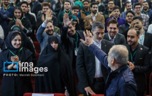 صریح با رئیس‌جمهور در «روز دانشجو»/ از نقد «آزادانه» تا بازگشت «چندصدایی» به دانشگاه