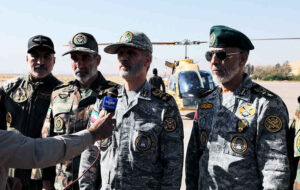 فرمانده کل ارتش: تمام تحرکات دشمن را به دقت رصد می‌کنیم