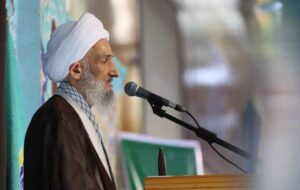 امام جمعه ساری: سپاه و بسیج خط مقدم مقابله با تروریست‌ها هستند