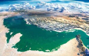 خلیج فارس نامی نه بر آب که بر حافظه تاریخ نقش بسته؛ چرا تحریف از توپ و تانک خطرناک‌تر است؟   *دکتر محمدحسین امیرحسینی استاد دانشگاه شرق لندن