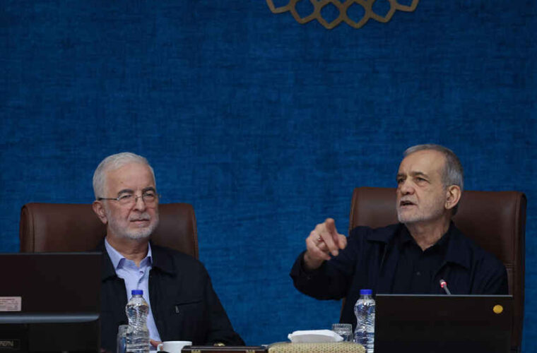 پزشکیان:مسائل امروز را نمیتوان با روشهای گذشته حل کرد؛ تغییر رویکردها و روشها ضروری است پزشکیان:مسائل امروز را نمیتوان با روشهای گذشته حل کرد؛ تغییر رویکردها و روشها ضروری است