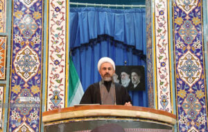 امام جمعه ایلام: بازدارندگی و جهاد اقتصادی هم‌تراز اقتدار نظامی است
