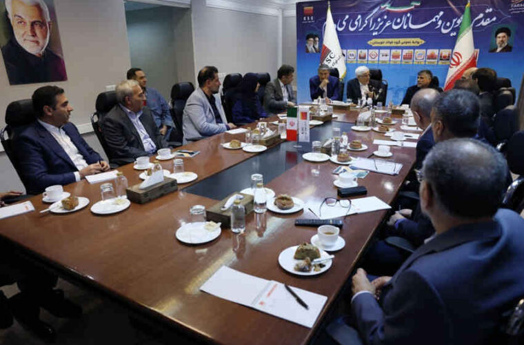 عارف: دوران مدیریت ساعتی گذشته است/ کشور به مسئولیت جهادی نیاز دارد عارف: دوران مدیریت ساعتی گذشته است/ کشور به مسئولیت جهادی نیاز دارد