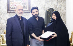 ابلاغ سلام رهبر معظم انقلاب به خانواده سپهبد شهید موسوی ابلاغ سلام رهبر معظم انقلاب به خانواده سپهبد شهید موسوی