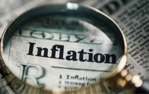 مهار تورم باید در صدر اولویت‌های اقتصادی دولت باشد