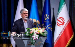 وزیر فرهنگ: میدان و دیپلماسی با اشراف رهبر معظم انقلاب یکپارچه خواهد ماند