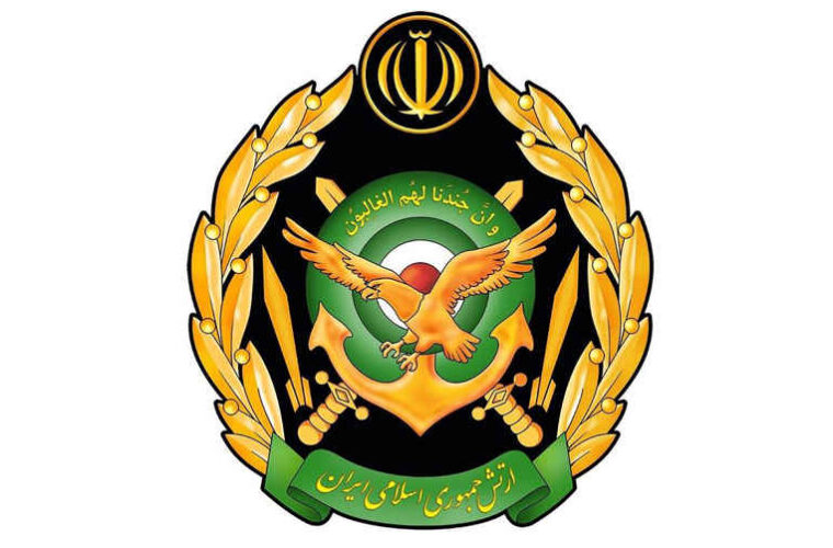 ارتش دست بر ماشه و گوش‌ به فرمانِ فرمانده کل قوا آماده حراست از عزت و منافع ملی است