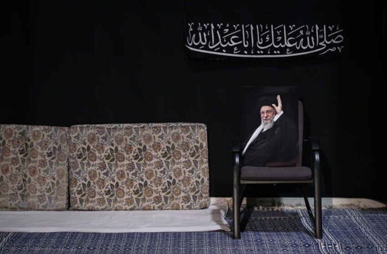 برگزاری نخستین شب مراسم عزاداری ماه محرم در جوار محل عروج ملکوتی قائد شهید انقلاب اسلامی برگزاری نخستین شب مراسم عزاداری ماه محرم در جوار محل عروج ملکوتی قائد شهید انقلاب اسلامی