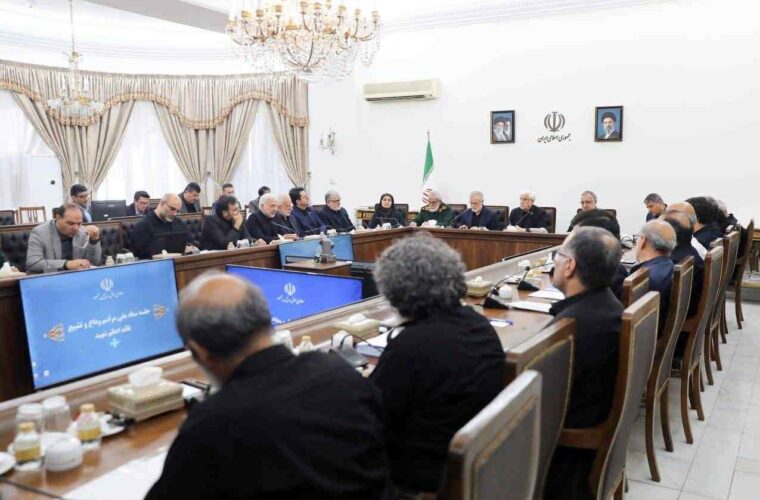 عارف: روایت‌سازی و مستندسازی از مراسم تشییع رهبر انقلاب برای مردم جهان انجام شود