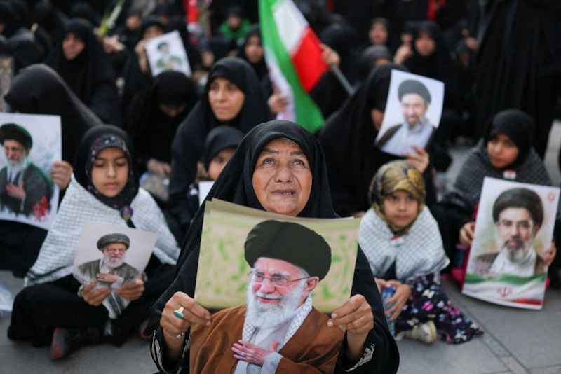 خدا نگهدار، ای تابناک‌ترین قهرمانِ وطن   *فرشته قاسمیان