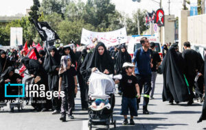 در سوگ رهبری؛ مراقب اشکهای کوچک و نگاههای خسته باشید در سوگ رهبری؛ مراقب اشکهای کوچک و نگاههای خسته باشید