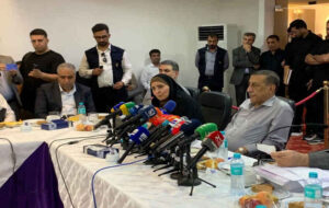 وزیر راه و شهرسازی: مسیرهای ترانزیتی هرمزگان در کوتاهترین زمان بازگشایی شد وزیر راه و شهرسازی: مسیرهای ترانزیتی هرمزگان در کوتاهترین زمان بازگشایی شد