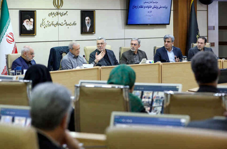 پزشکیان: با اتکا به نخبگان و مدیران با انگیزه می‌توان تحول نظام سلامت را محقق کرد