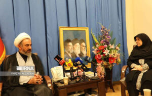 امام‌جمعه ایلام: ملت ایران تسلیم جنگ روانی دشمن نمی‌شود