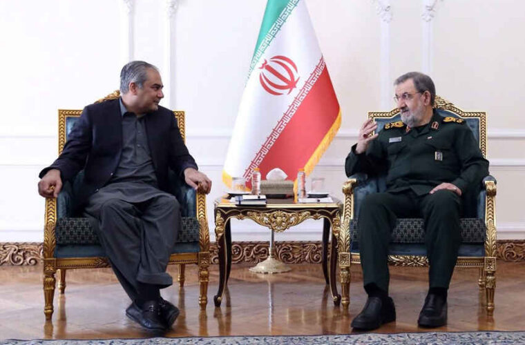 ایران و پاکستان عقبه راهبردی یکدیگرند/ علاقه دو کشور حقیقی و اعتقادی است