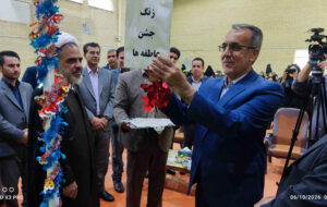 نواخته شدن «زنگ عاطفه» در ۵۰۰ مدرسه ایلام؛ هدیه دانشآموزان به ۱۱ هزار دانشآموز استان نواخته شدن «زنگ عاطفه» در ۵۰۰ مدرسه ایلام؛ هدیه دانشآموزان به ۱۱ هزار دانشآموز استان