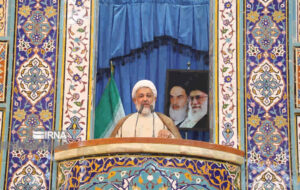 خطیب موقت ایلام: بقای ملت ایران در گرو مقاومت و فرهنگ عاشورایی است خطیب موقت ایلام: بقای ملت ایران در گرو مقاومت و فرهنگ عاشورایی است