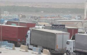کامیونهای صادراتی چذابه در مرز مهران به صف شدند کامیونهای صادراتی چذابه در مرز مهران به صف شدند